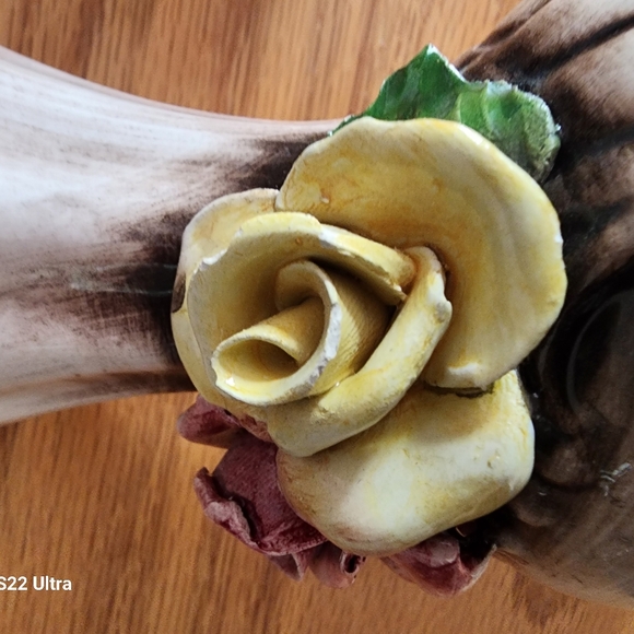 Capodimonte Porcelain Vase - Picture 5 of 5